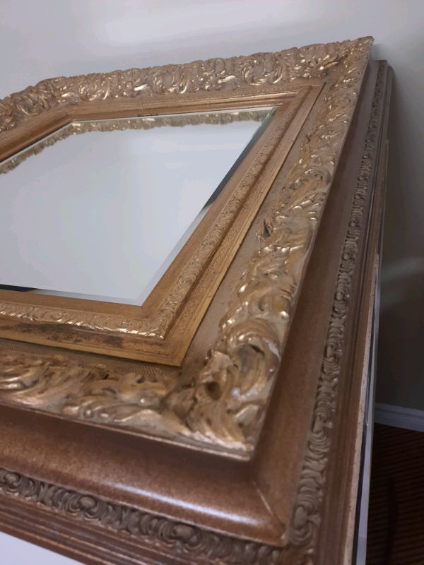 Antique Handcrafted wall mirror in Arts & Collectibles in Mississauga / Peel Region - Image 3