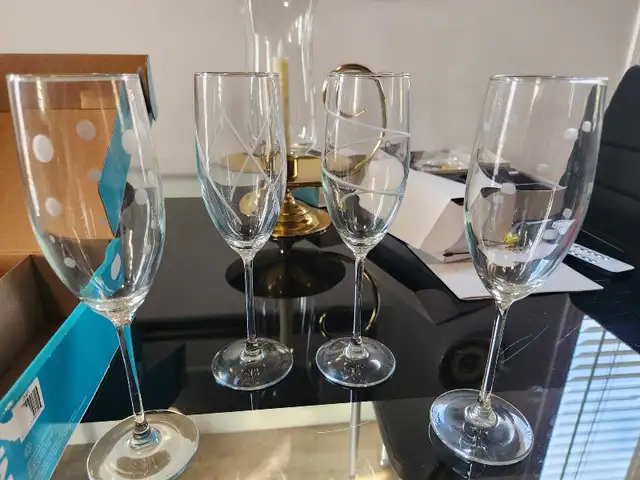 Wine Glasses (New)64141843768322122