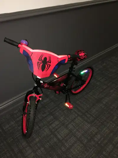 Spiderman Bike by Huffy Ultimate Webslinger 18 inch "Mint", View more