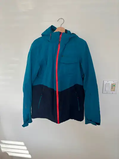 1) Xsml blue mountain warehouse coat $30 2) med green women’s northface pants $30 3) spy goggles $5...