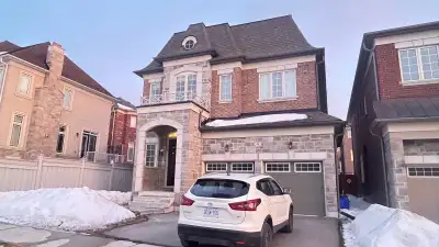 Richmond Hill Furnished Master Bedroom for Rent! Looking for a cozy, comfy place in Richmond Hill ci...