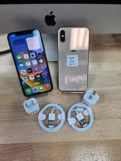 Apple iphone XS 64 GB Unlock Good Condition Garantie, Chargeur inclus Disponible au 1468 Cote Vertu...