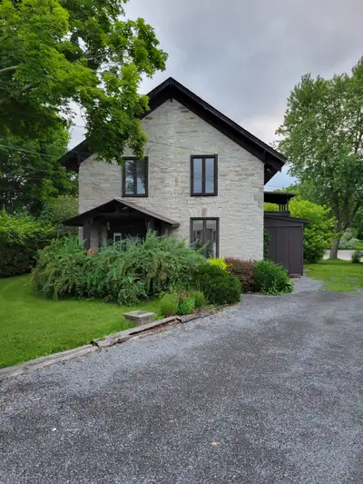 WATERFRONT AND RIGHT ON THE BEAUTIFUL MISSISSIPPI RIVER. Rare opportunity to rent a century old ston...