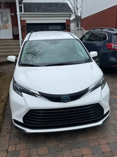 Raison de la vente familiale Toyota sienna 2025 7000 km TAG Antirouille Toyota Anti démarrer Garanti...
