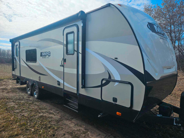 2017 Cruiser Ultra Lite M-2450 RK 30' in Travel Trailers & Campers in Brandon