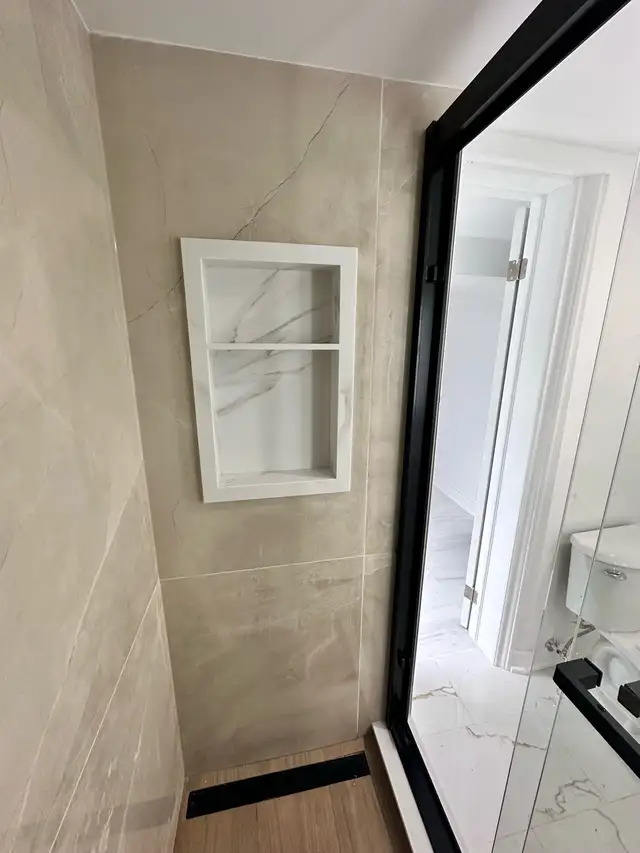 Private Room for Rent with Car Parking in Room Rentals & Roommates in Mississauga / Peel Region - Image 6