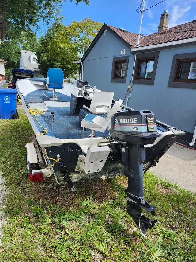 17.5 ft lowe Fishing Boat | Powerboats & Motorboats | Windsor Region ...