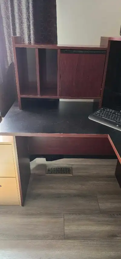 Free computer desk 