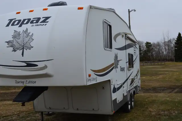 2008 Triple E Topaz Touring Edition F251SF in Travel Trailers & Campers in Regina - Image 3