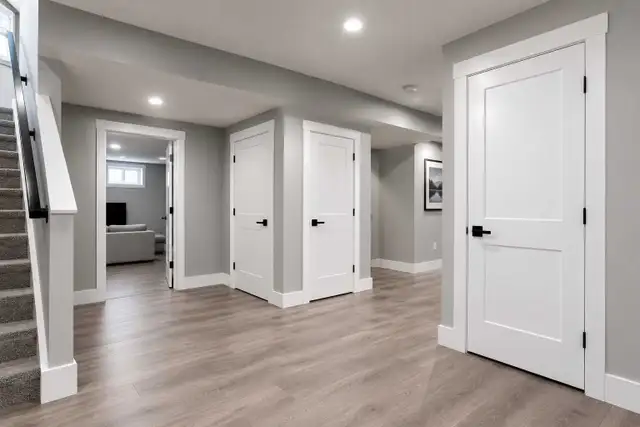Doors, baseboards, casings installation565170213917839362