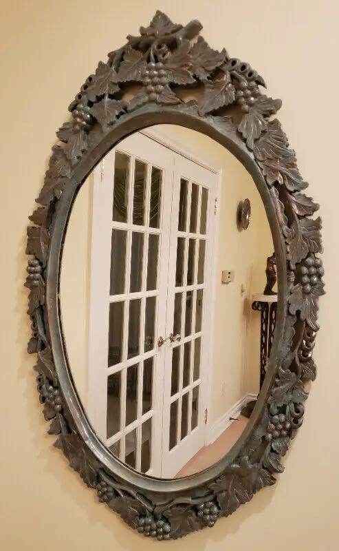 VINTAGE LARGE WOODEN MIRROR in Home Décor & Accents in City of Toronto - Image 3