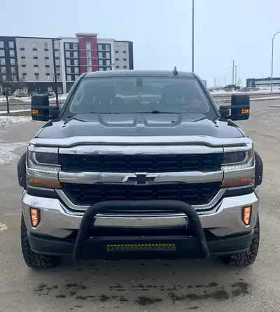 2017 Silverado Heavy Half Ton Heavy Duty Tow Package LT 5.3L with factory upgraded leather interior,...