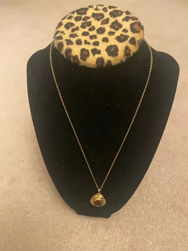 vintage Rafael Canada amber necklace. in Jewellery & Watches in Markham / York Region - Image 3