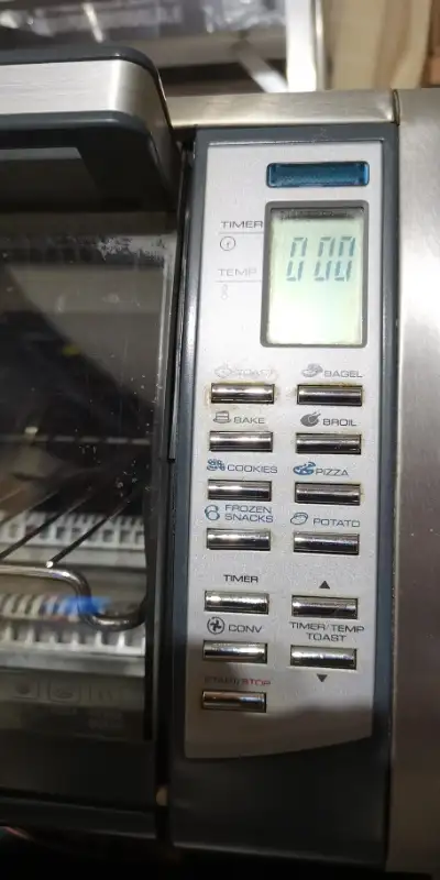 Toast-R-Oven Digital Convection Oven  BLACK&DECKER in Toasters & Toaster Ovens in Mississauga / Peel Region - Image 3