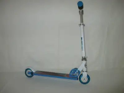 TROTTINETTE POUR ENFANT, View more