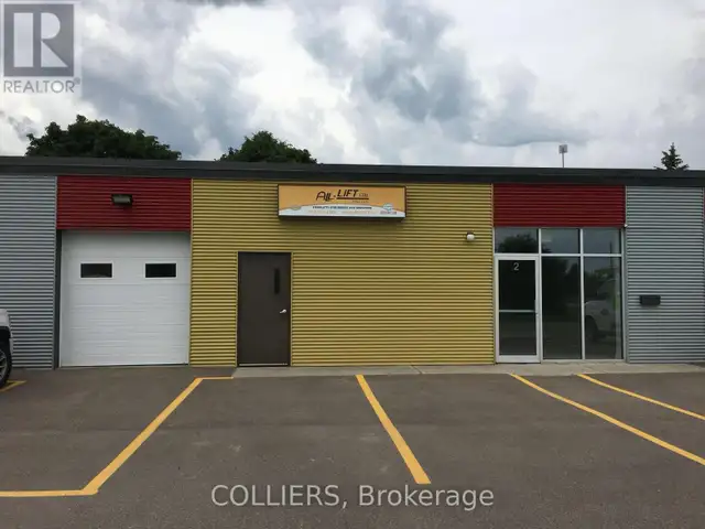Arnprior office/warehouse in Commercial & Office Space for Rent in Ottawa - Image 2