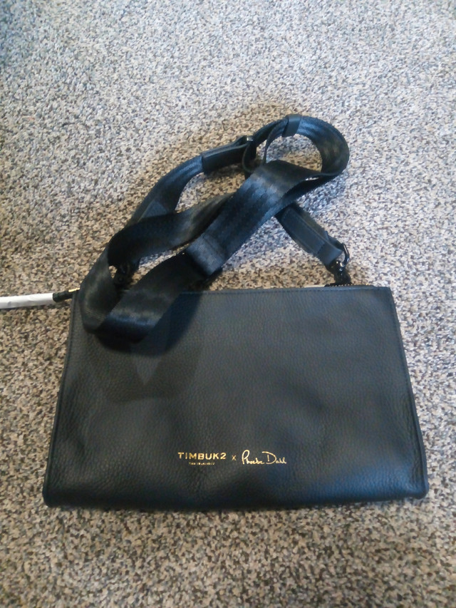 Timbuk2 Crossbody bag  in Women's - Bags & Wallets in Red Deer