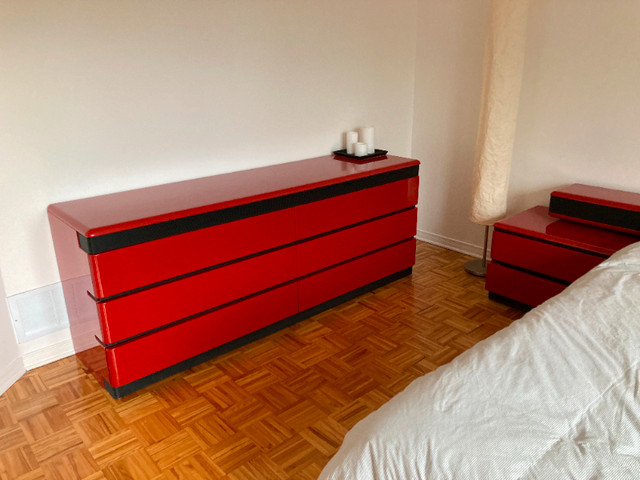 Mobilier de chambre Rougier Post-Modern laqué rouge dans Autre  à Longueuil/Rive Sud - Image 3