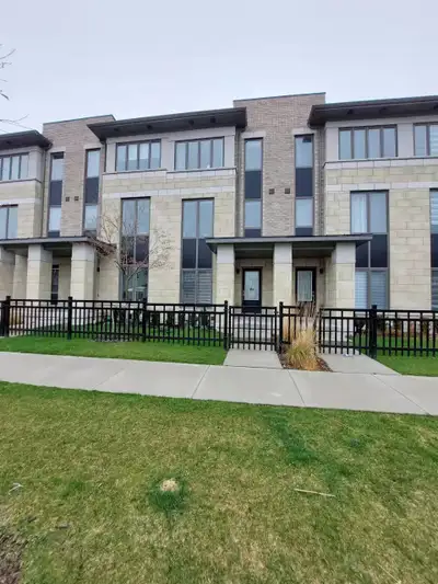 Separate entrance townhouse unit in Whitby