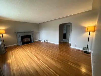 Beautiful main floor bungalow for rent in North Glenora. 2-bedroom + den, one bath. Large shared yar...