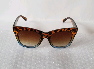 Brand New! Womens Sunglasses. Lunette de Soleil Neuf., View more