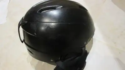 Warm Giro snow sport helmet size small, View more