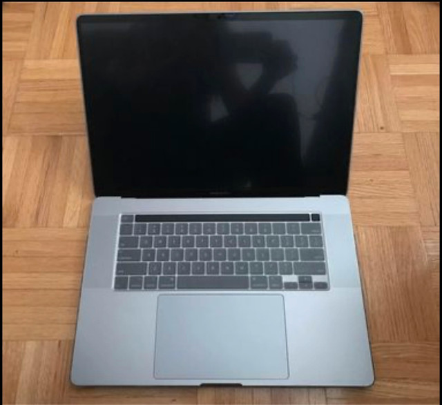 Apple MacBook Pro 16” top of the line like new + Ed software in Laptops in Markham / York Region - Image 4