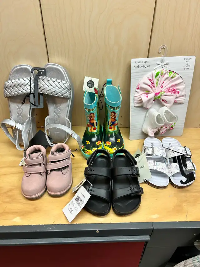 footware in Kids & Youth in Ottawa - Image 4