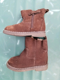 Gap suede toddler boots size 6