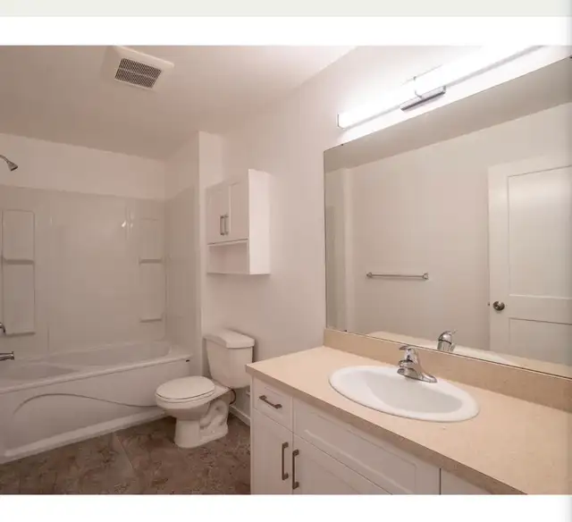Townhouse for Rent $3000 Pets Allowed in Long Term Rentals in Penticton - Image 9