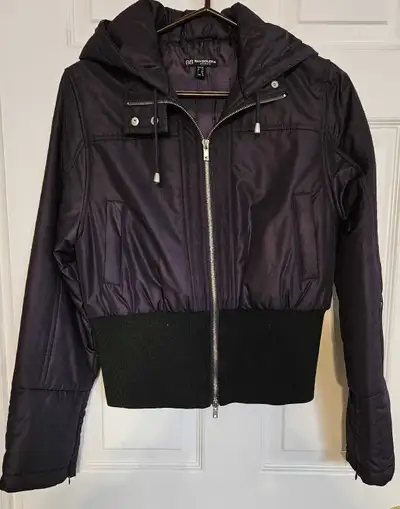 Size : 8 women's (USA) Pick up in Ajax, please. Thank you!