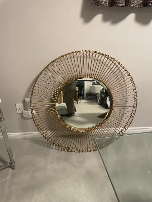 Large Gold Decorative Wall Mirror in Home Décor & Accents in Ottawa - Image 3