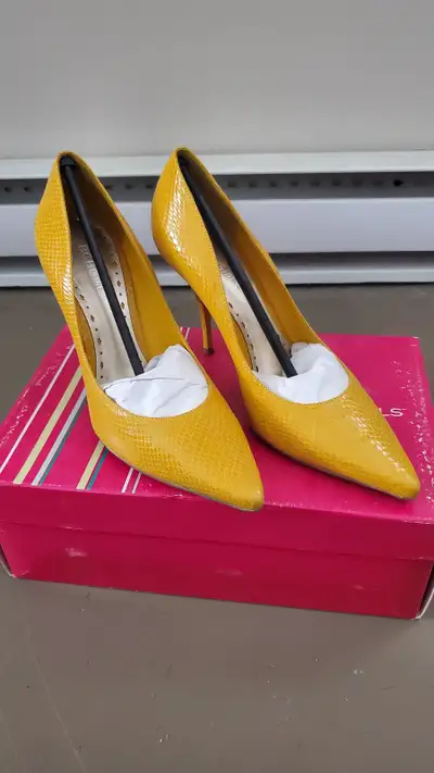 BCBGirls Yellow Snakeskin-Style Heels – Size 8.5 – Gently Used, View more