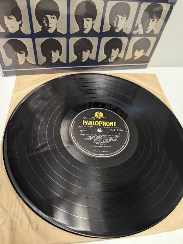 Beatles vinyl record. Original British pressing A Hard Day's Nig in CDs, DVDs & Blu-ray in City of Toronto - Image 3