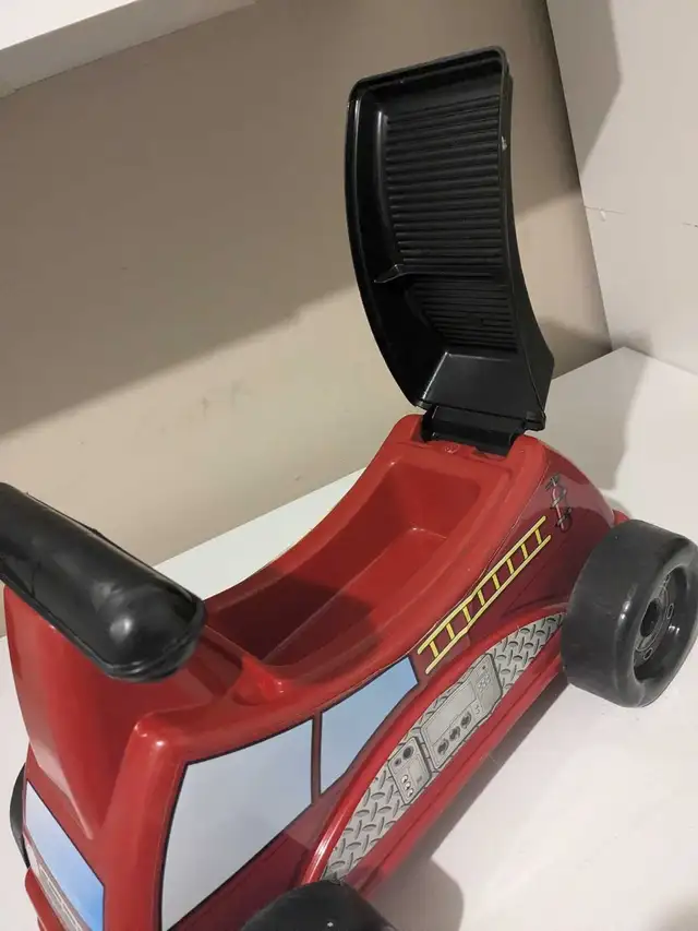 Step and roll - Vehicle for toddlers in Kids in London - Image 4
