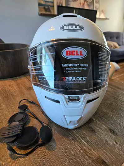 For sale Bell SRT Modular helmet 2 sizes available (2xl & Xl) Gloss white in color DOT/SNELL approve...