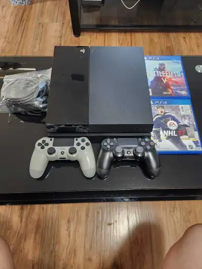 ps4 + 2 Controllers + Accesories , View more
