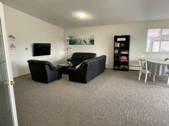 Affordable Room for Rent for women  on Peaceful 5-Acre Property in Room Rentals & Roommates in Delta/Surrey/Langley - Image 5