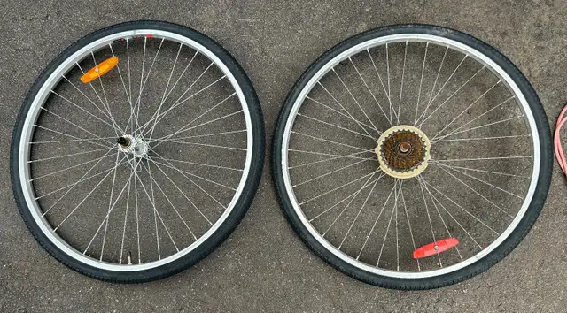 BICYCLE PARTS, LOCKS, TIRES AND WHEELS in Frames & Parts in Moncton - Image 5