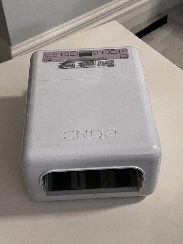 CND UV Nail Lamp dans Santé et besoins spéciaux  à Ville de Montréal - Image 2