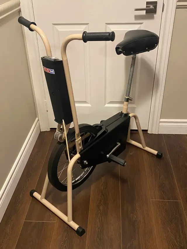 Vintage CCM exercise bike in Exercise Equipment in Oakville / Halton Region - Image 2