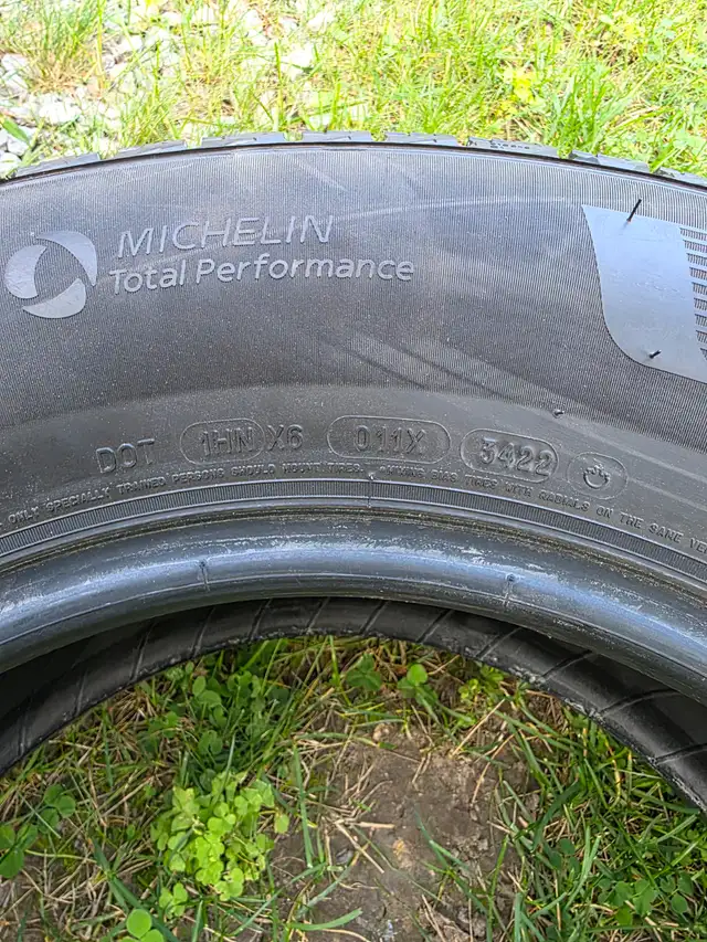 Michelin X ice Snow Tires 245 70 R17 in Tires & Rims in Kawartha Lakes - Image 2