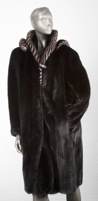 Superbe manteau de fourrure en vison 2 tons avec capuchon