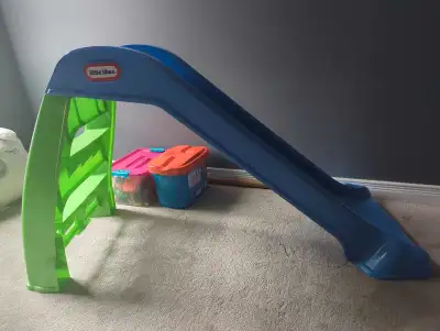 Like New condition Foldable Smoke Free Pet Free Home Pick up Ajax
