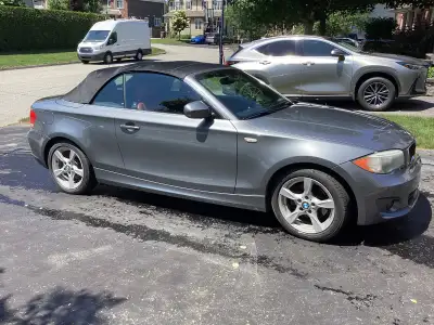 BMW décapotable, moteur de 6 cylindres en ligne (très bon moteur). Viens avec déflecteur de vent, si...