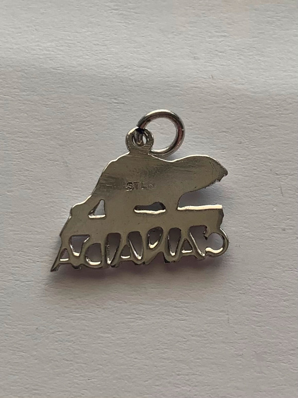 Sterling Silver Canada Beaver Charm in Jewellery & Watches in Edmonton - Image 2