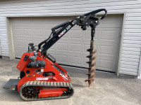 2018 BOXER 320 TRACK LOADER WITH POST HOLE AUGER BUCKET LOW HOUR