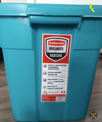 Rubbermaid Roughneck Storage with Lid 18 Gal/68 L