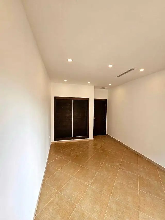 Affordable Painter475025000565975041