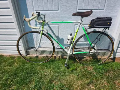 MARINONI ROAD BIKE / VÉLO DE ROUTE, View more